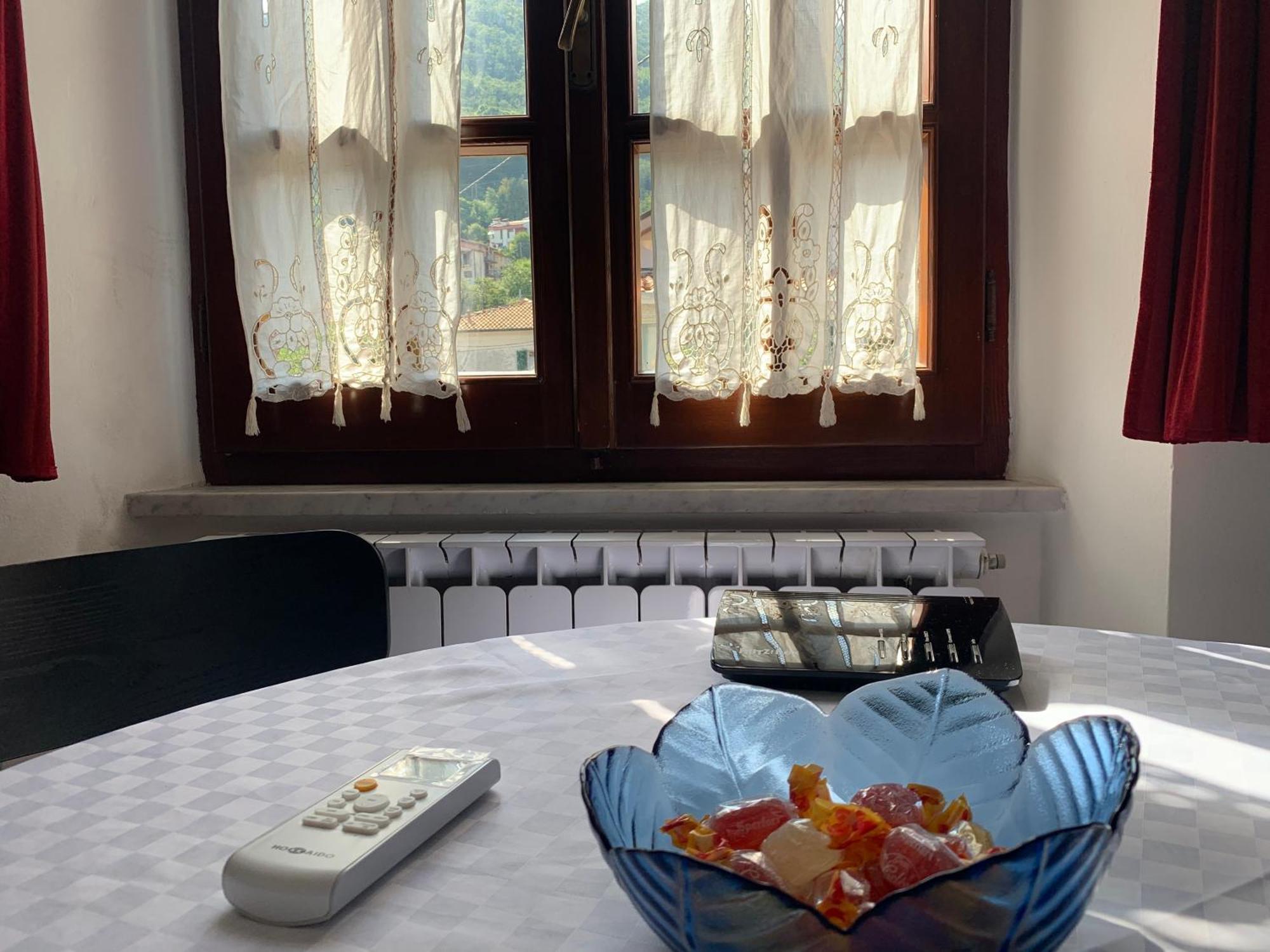 Apartamento A Casa Di Atti Biassa Exterior foto