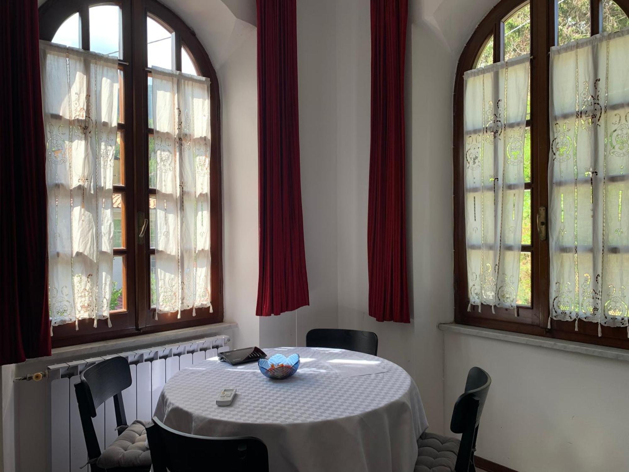 Apartamento A Casa Di Atti Biassa Exterior foto